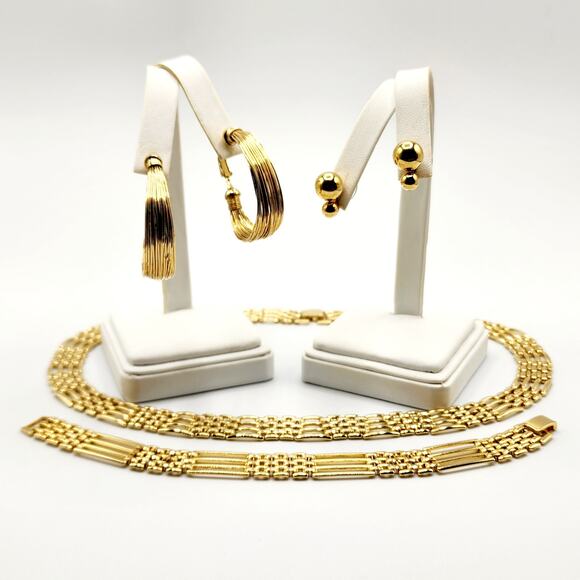 1980s Corporatecore Gold Set – Necklace, Bracelet, 2 Earrings | Office Capsule - Picture 2 of 6